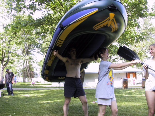 Picnic at Sammamish Lake, 05/26/2001
(Click on the picture for the full-size version)