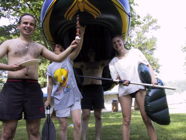 Picnic at Sammamish Lake, 05/26/2001
(Click on the picture for the full-size version)