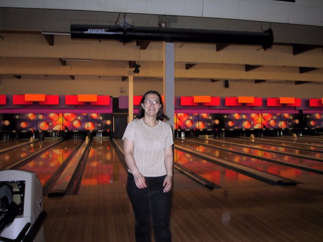 Thursday night's bowling session (05/28/2001)
(Click on the picture for the full-size version)