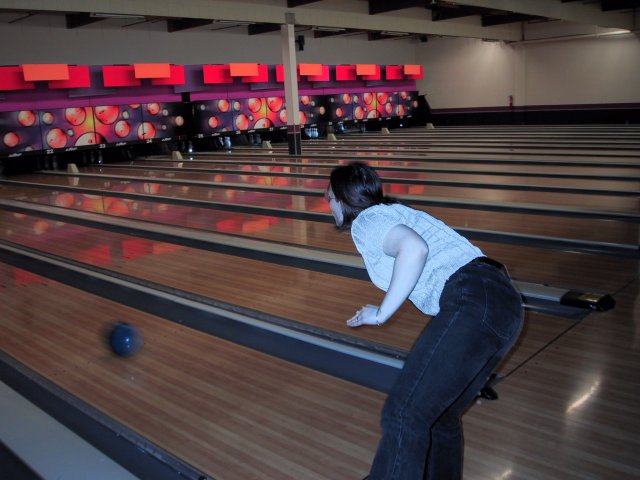 Thursday night's bowling session (05/28/2001)
(Click on the picture for the full-size version)