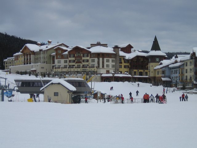 Vacation at Sun Peaks Resort, Canada - The Sundance lift
(Click on the picture for the full-size version)