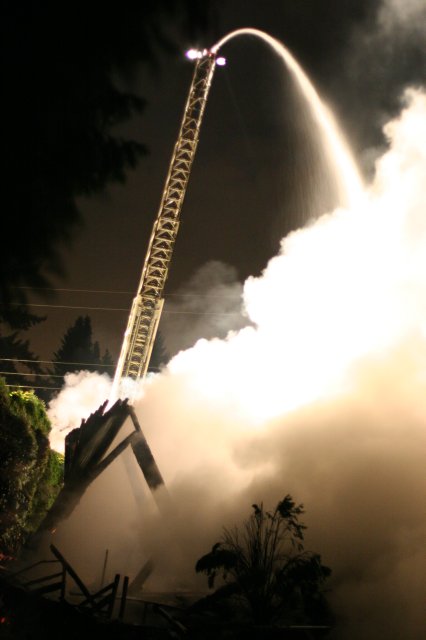 Alin Constantin's Photography - Fire in the neighborhood - Pouring tons of water from above
(Click on the picture for the full-size version)