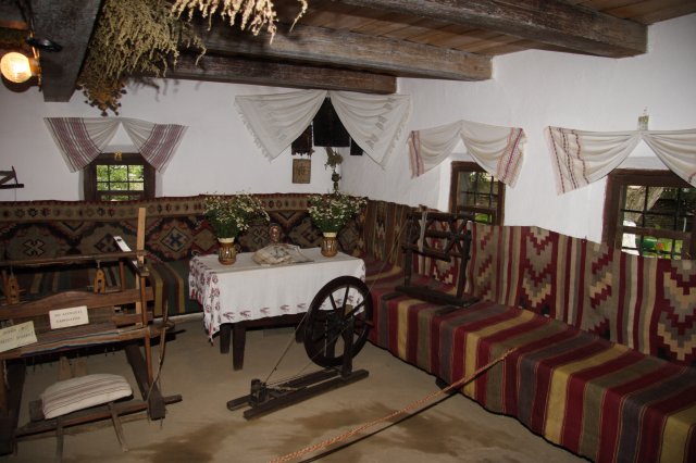 La casa memoriala Ion Creanga, Humulesti
(Click on the picture for the full-size version)