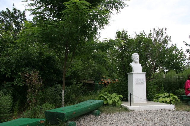 La casa memoriala Ion Creanga, Humulesti
(Click on the picture for the full-size version)