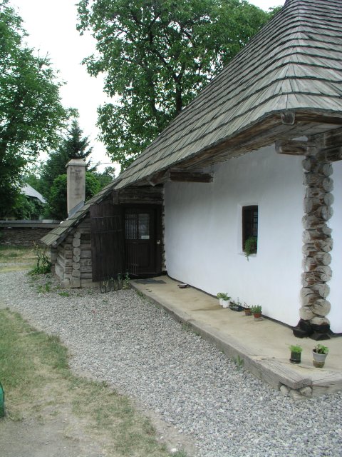La casa memoriala Ion Creanga, Humulesti
(Click on the picture for the full-size version)