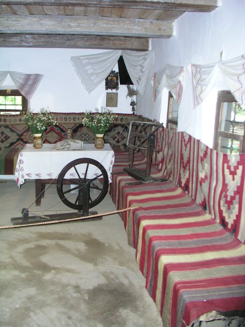 La casa memoriala Ion Creanga, Humulesti
(Click on the picture for the full-size version)