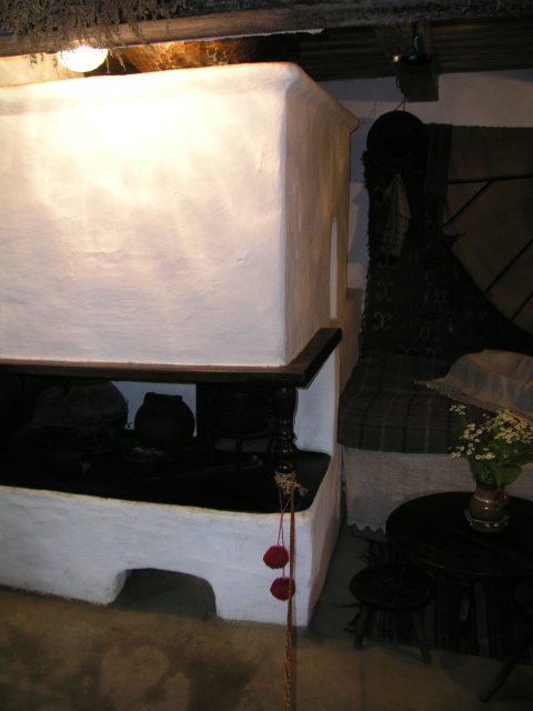 La casa memoriala Ion Creanga, Humulesti
(Click on the picture for the full-size version)