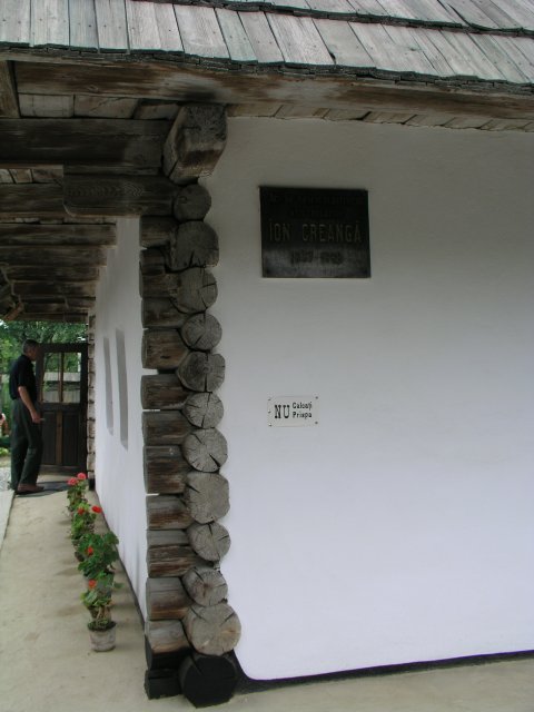 La casa memoriala Ion Creanga, Humulesti
(Click on the picture for the full-size version)