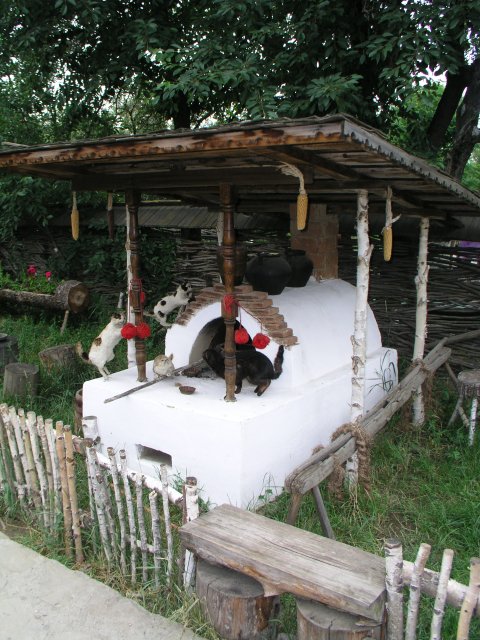 La casa memoriala Ion Creanga, Humulesti
(Click on the picture for the full-size version)