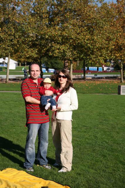 Alin Constantin's Photography - With friends in Bellevue downtown park
(Click on the picture for the full-size version)