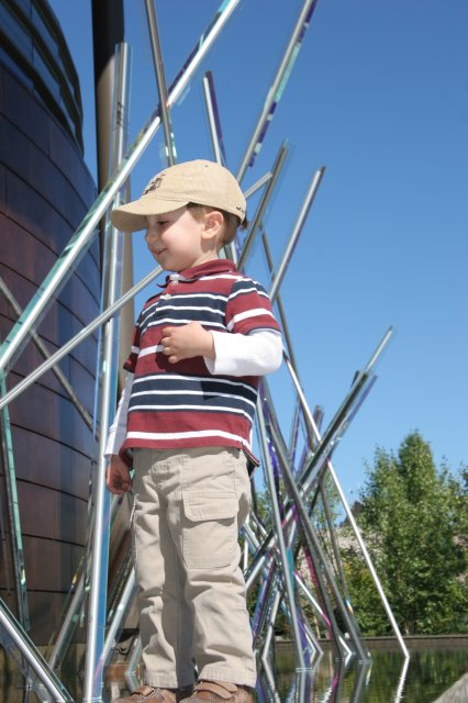 Biking in a sunny fall day
(Click on the picture for the full-size version)