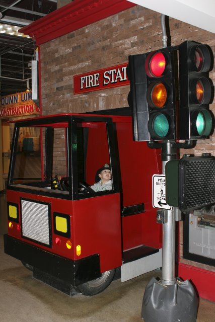 Vlad at Children Museums in Seattle and Factoria, 05/07
(Click on the picture for the full-size version)