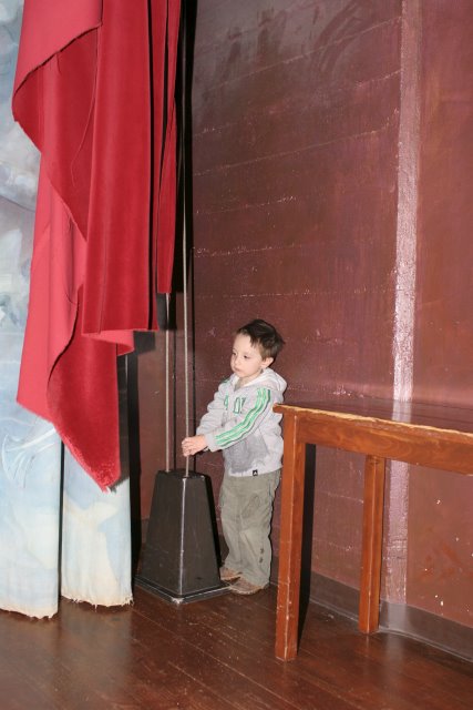 Vlad at Children Museums in Seattle and Factoria, 05/07
(Click on the picture for the full-size version)