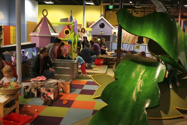 Vlad at Children Museums in Seattle and Factoria, 05/07
(Click on the picture for the full-size version)