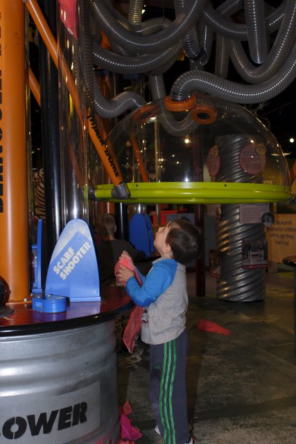 Vlad at Children Museums in Seattle and Factoria, 05/07
(Click on the picture for the full-size version)