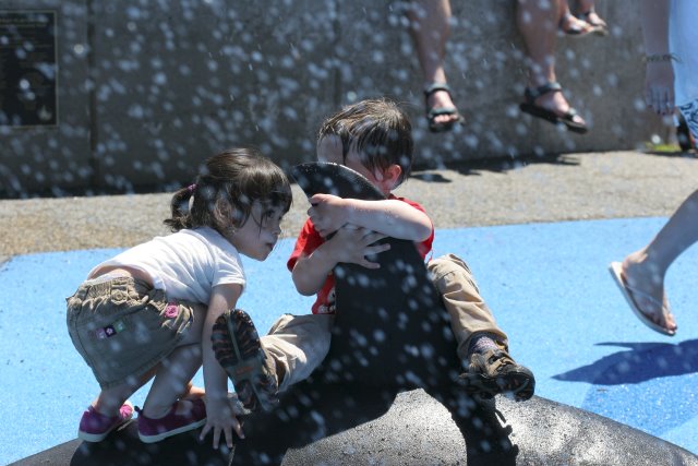 In Crossroads park 06/04
(Click on the picture for the full-size version)