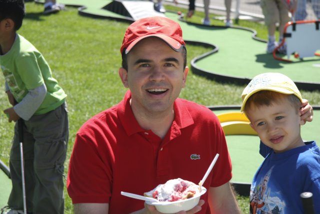 Strawberry festival, 06/26
(Click on the picture for the full-size version)