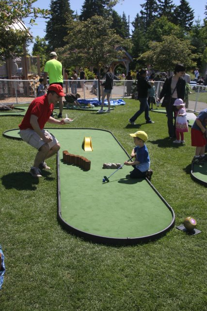 Strawberry festival, 06/26
(Click on the picture for the full-size version)