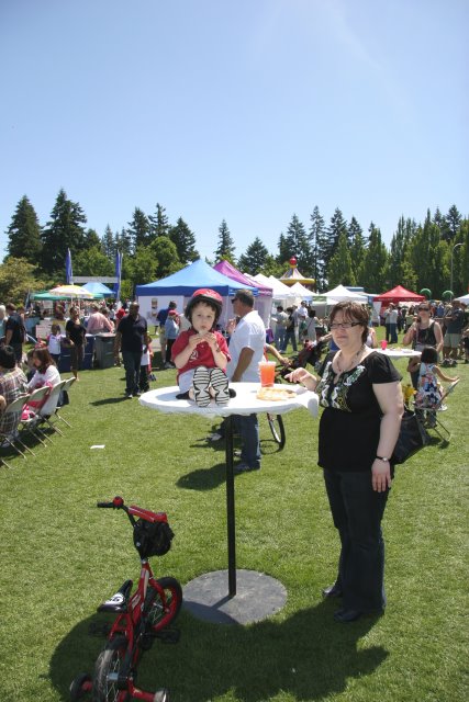 Strawberry festival, 06/26
(Click on the picture for the full-size version)