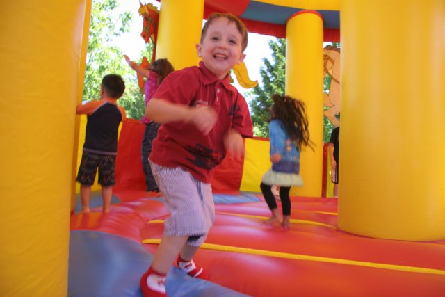 Strawberry festival, 06/26
(Click on the picture for the full-size version)