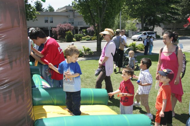 Strawberry festival, 06/26
(Click on the picture for the full-size version)