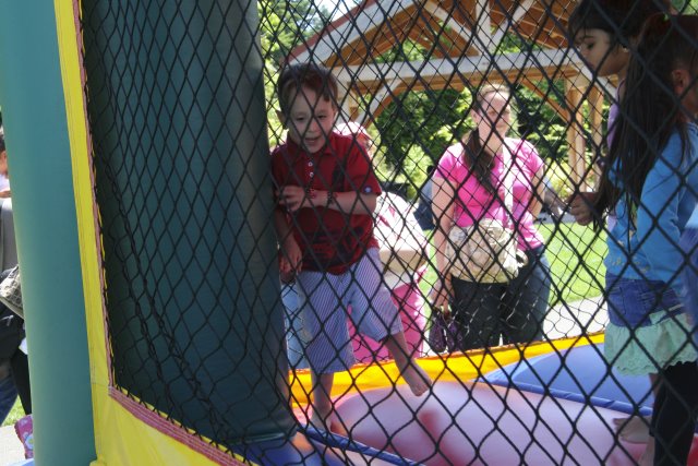 Strawberry festival, 06/26
(Click on the picture for the full-size version)