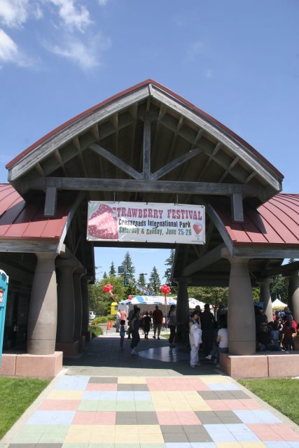 Strawberry festival, 06/26
(Click on the picture for the full-size version)