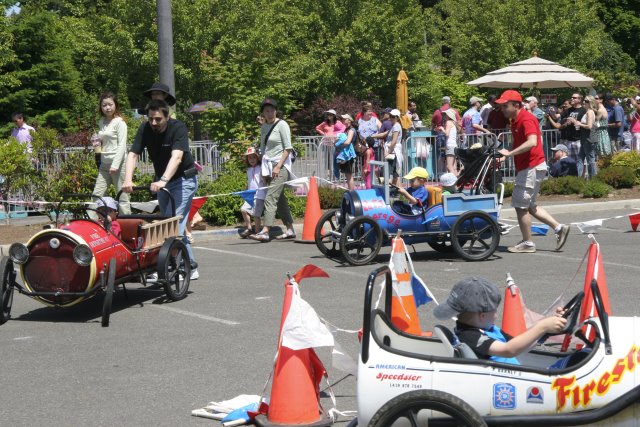 Strawberry festival, 06/26
(Click on the picture for the full-size version)