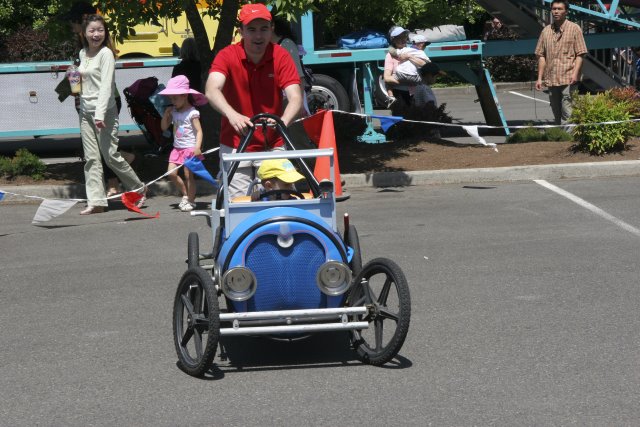 Strawberry festival, 06/26
(Click on the picture for the full-size version)