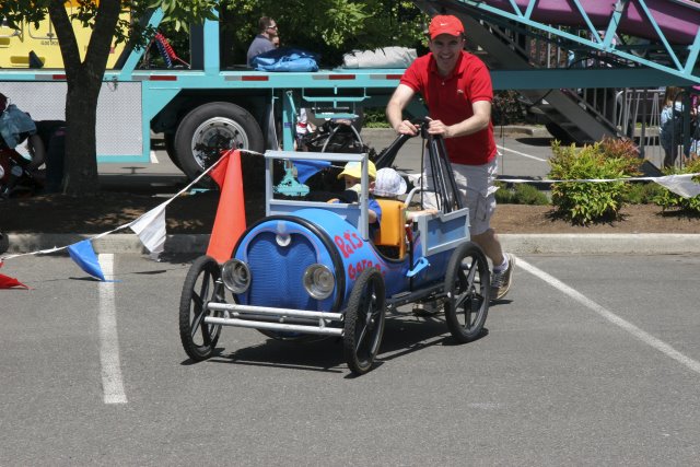 Strawberry festival, 06/26
(Click on the picture for the full-size version)