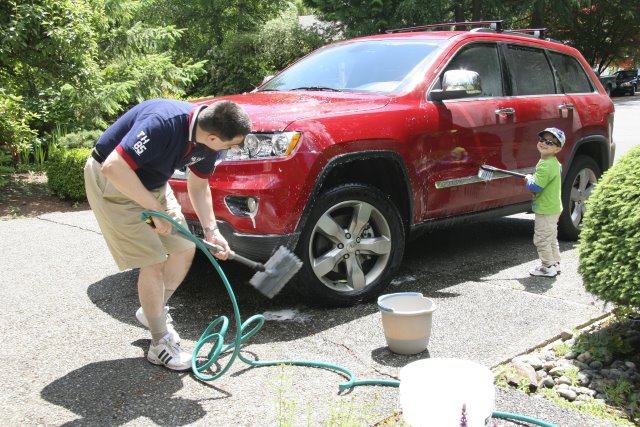 Vlad washing the Jeep
(Click on the picture for the full-size version)