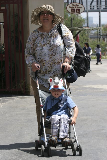 At Los Angeles Zoo
(Click on the picture for the full-size version)