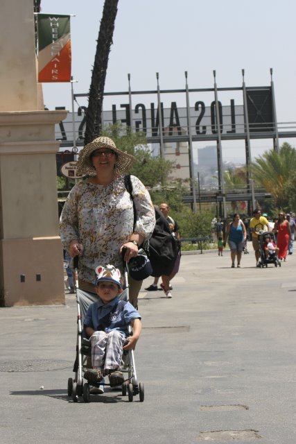 At Los Angeles Zoo
(Click on the picture for the full-size version)