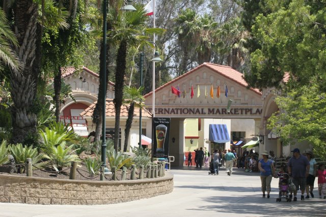 At Los Angeles Zoo
(Click on the picture for the full-size version)