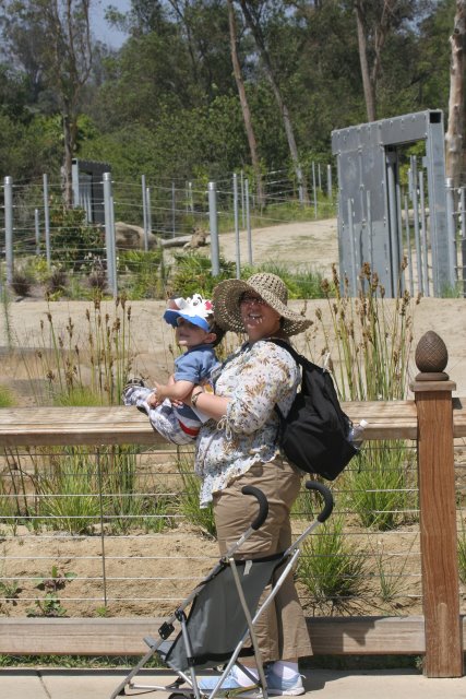 At Los Angeles Zoo
(Click on the picture for the full-size version)
