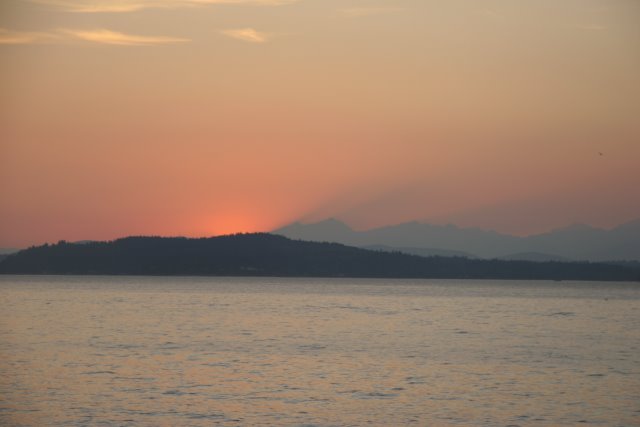 Alin Constantin's Photography - At Alki beach, 10/06
(Click on the picture for the full-size version)