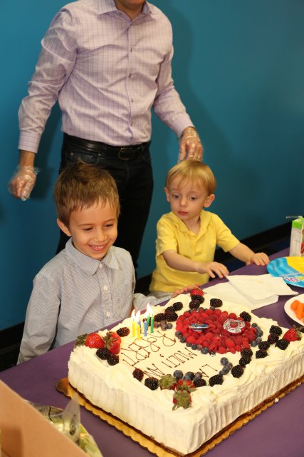 Robert Birthday, 03/31
(Click on the picture for the full-size version)