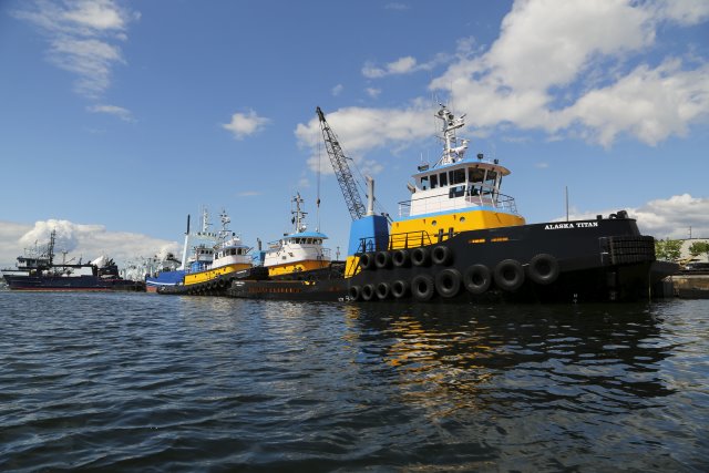 Group fun with Electric Boats
(Click on the picture for the full-size version)