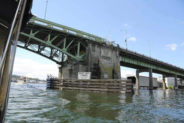 Group fun with Electric Boats
(Click on the picture for the full-size version)
