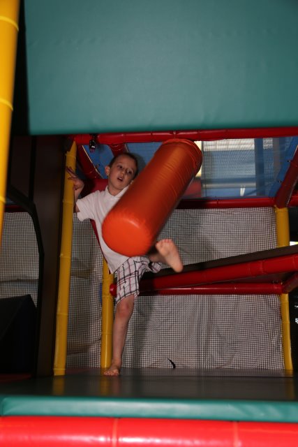 Annika's Birthday, 08/04
(Click on the picture for the full-size version)