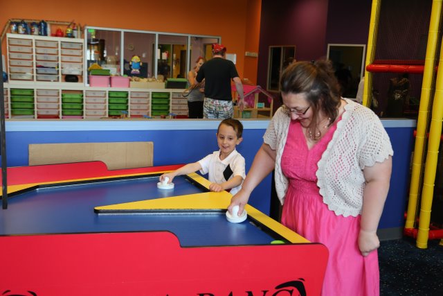 Annika's Birthday, 08/04
(Click on the picture for the full-size version)