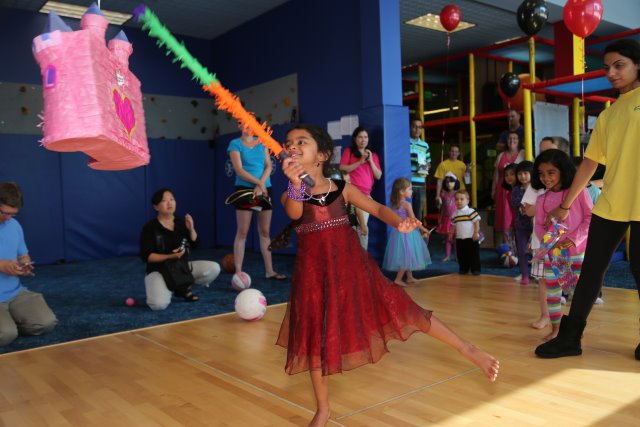 Annika's Birthday, 08/04
(Click on the picture for the full-size version)