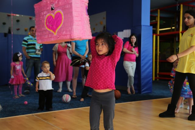 Annika's Birthday, 08/04
(Click on the picture for the full-size version)