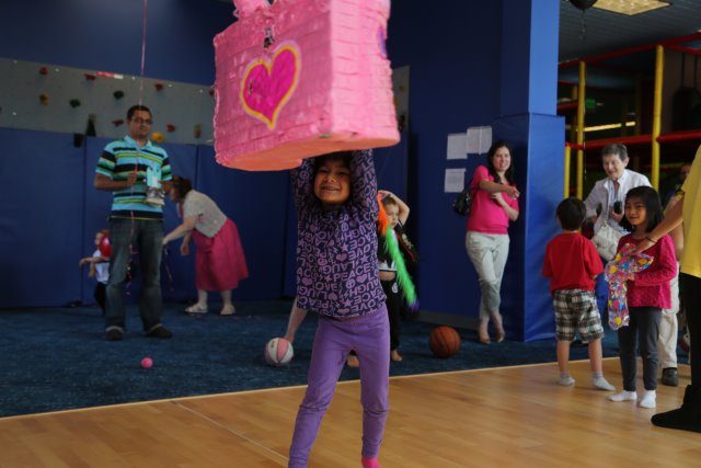 Annika's Birthday, 08/04
(Click on the picture for the full-size version)