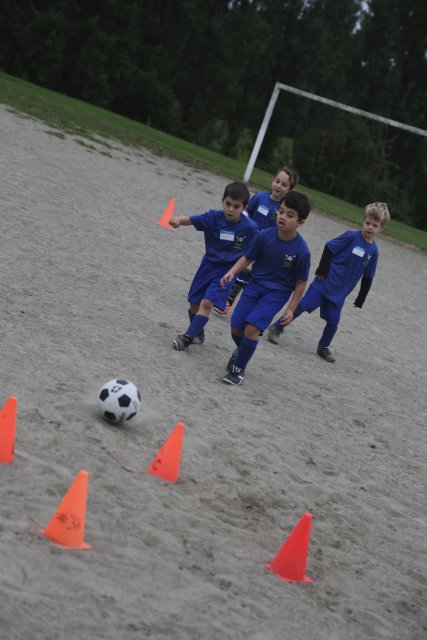 First soccer lesson @ Lake Hills Soccer Club
(Click on the picture for the full-size version)