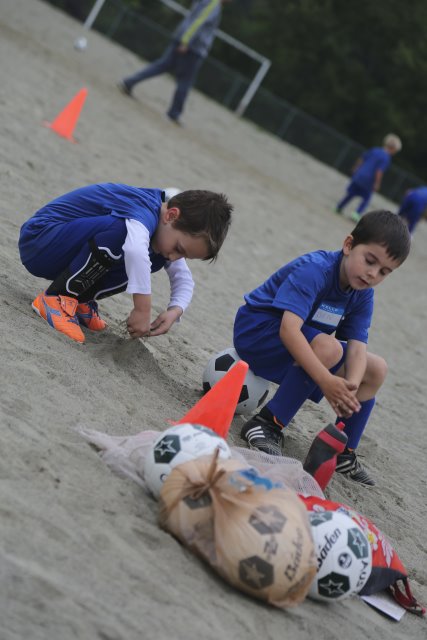 First soccer lesson @ Lake Hills Soccer Club
(Click on the picture for the full-size version)
