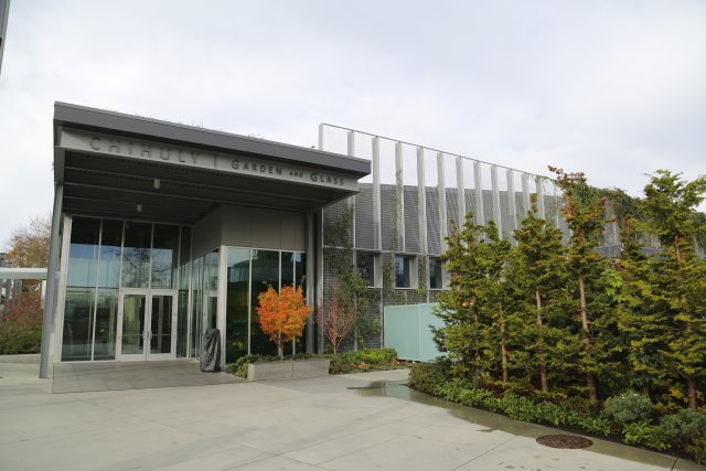 With Vlad at Pacific Science Center
(Click on the picture for the full-size version)