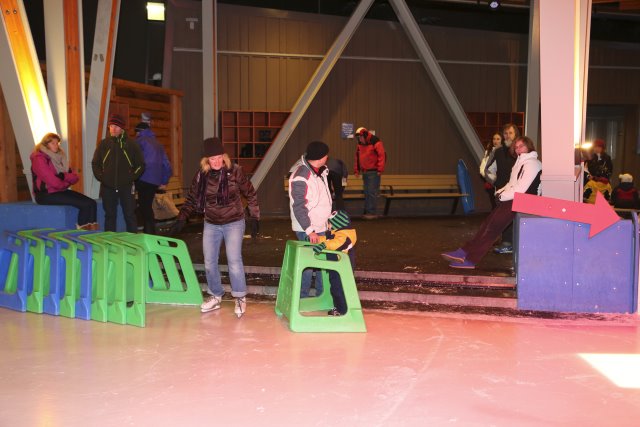 Alin Constantin's Photography - Vacation at Whistler - At the ice skating rink
(Click on the picture for the full-size version)