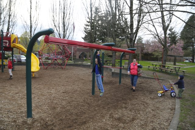 Alin Constantin's Photography - In park @ Issaquah
(Click on the picture for the full-size version)