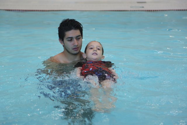 Alin Constantin's Photography - First swimming lesson, 05/03
(Click on the picture for the full-size version)